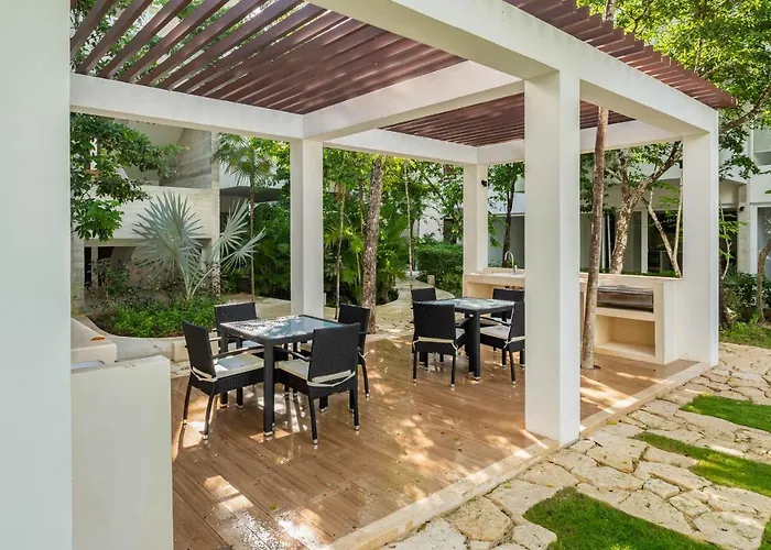 Quiet 2br In With Pool Spacious Patio Gym Apartment